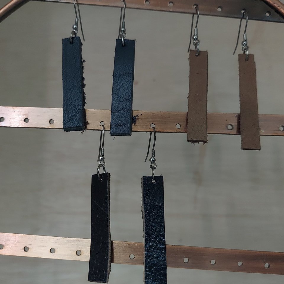 Leather Earrings - Straight