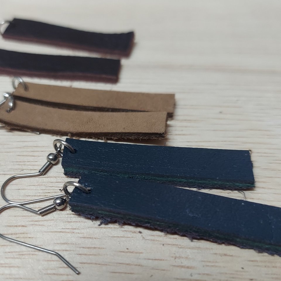Leather Earrings - Straight